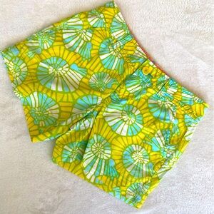 Lilly Pulitzer Callahan shorts, size 00, 5” inseam, green/blue snail swirl print